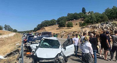 Konya'da üç aracın karıştığı kazada 7 yaralı