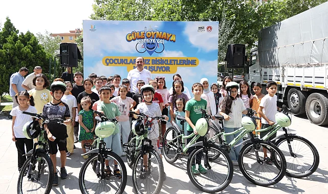 Konya'da 'Güle oynaya camiye gel' sevindirdi