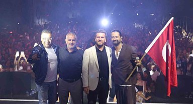 Koray Avcı, Tavas Zeybek Festivalinde unutulmaz bir gece yaşattı
