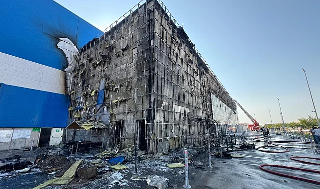 Koskoca fabrika küle döndü