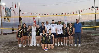 Köyceğiz'de 'Evinin Sultanları Plajda Zafer Kupası Voleybol Turnuvası' başladı