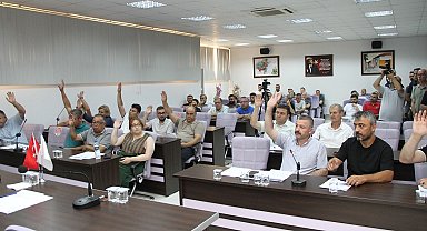 Kula Belediyesinde CHP'li katip üyelerden toplu istifa