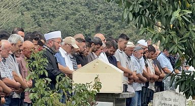 Kürek sörfü yaparken kaybolmuştu, son yolculuğuna uğurlandı