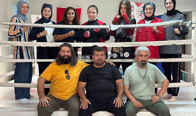 Kuruluş Osman oyuncuları Manisa Muaythai Eğitim Merkezi'ni ziyaret etti