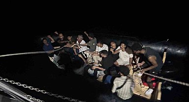Kuşadası açıklarında 18 düzensiz göçmen yakalandı