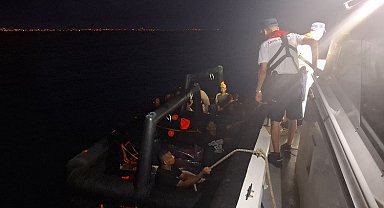 Kuşadası açıklarında 21 düzensiz göçmen kurtarıldı