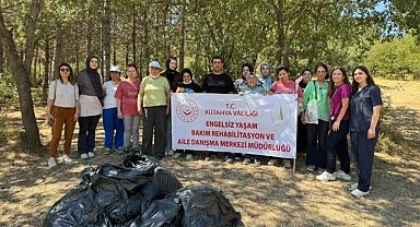 Kütahya'da engellilerin katılımı ile çöp toplama etkinliği