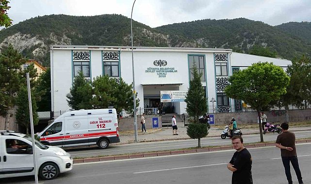 Kütahya'da Hanımlar Lokali'nde tavan çöktü: 1 yaralı