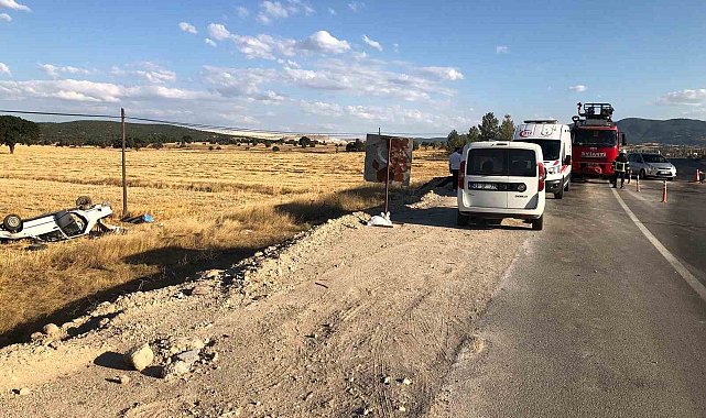 Kütahya'da otomobil tarlaya uçtu: 2 yaralı