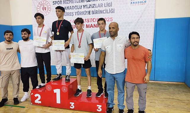 Kütahyalı güreşçiler Manisa'dan derecelerle döndü