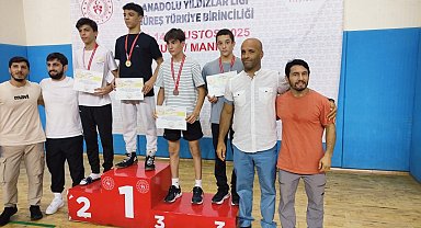 Kütahyalı güreşçiler Manisa'dan derecelerle döndü