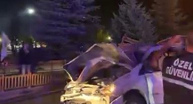 Lastiği patlayan araç takla attı; 4 yaralı
