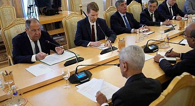 Lavrov: "Putin, Zelenskiy de dahil görüşmeye hazır olduğunu defalarca söyledi"