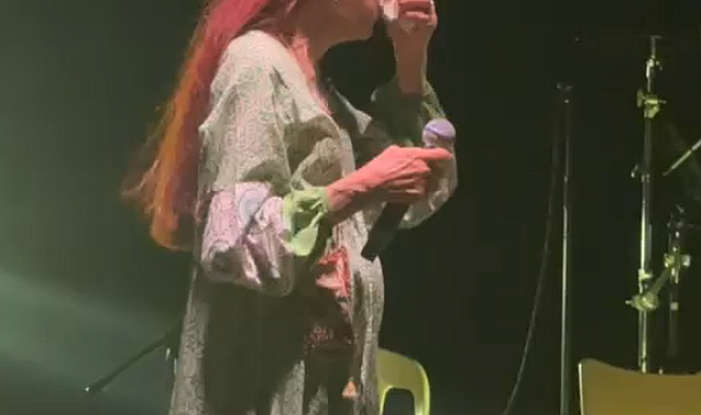 Leman Sam'dan Yalova Belediyesi'ne tuvalet tepkisi: "Ben hayatımda hiç böyle bir şey görmedim"