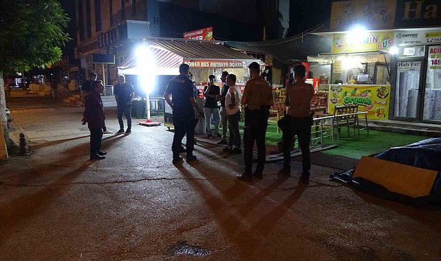 Malatya'da dönercide bıçaklı kavga: 2 yaralı