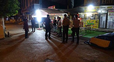 Malatya'da dönercide bıçaklı kavga: 2 yaralı