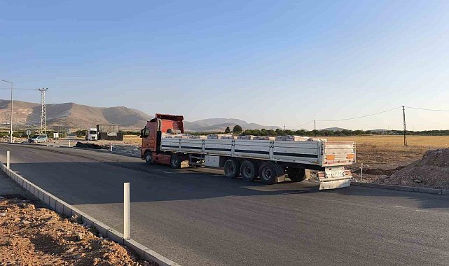 Malatya'da üç aracın karıştığı kazada 1 kişi yaralandı