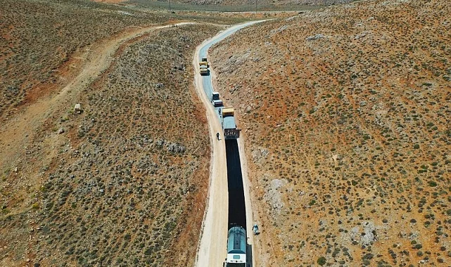 Malatya'da bozulan yollara sıcak asfalt