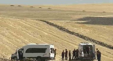 Malazgirt yolunda kaza: 1'i ağır 10 kişi yaralandı