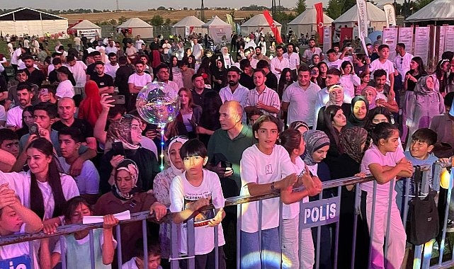 Malazgirt Zaferi'nin 954. yıl dönümü kutlamalarında coşkulu konser