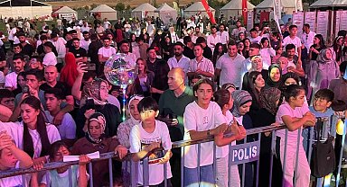 Malazgirt Zaferi'nin 954. yıl dönümü kutlamalarında coşkulu konser