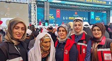 Malazgirt Zaferi'nin 954. yılında Erzurumlu Hüsna teyze dualarıyla tarihe tanıklık etti