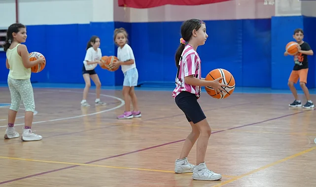 Maltepe'de yaz spor okulu coşkusu devam ediyor
