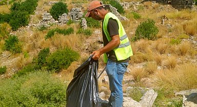 Manavgat Belediyesi'nden tarihi bölgelerde çevre temizliği