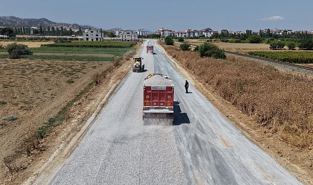 Manisa Salihli'de Büyükşehir'den yol çalışması