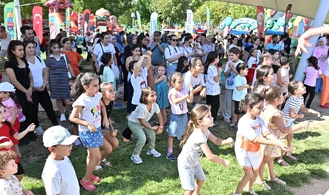 Manisa'da çocuklara Zafer Bayramı şenliği düzenlendi