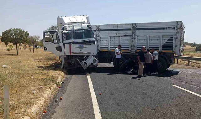 Mardin'de tır ile otomobil çarpıştı: 2 yaralı