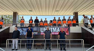 Marmara depreminde hayatını kaybedenler Van'da anıldı