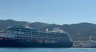 Marmaris'e iki dev yolcu gemisi geldi