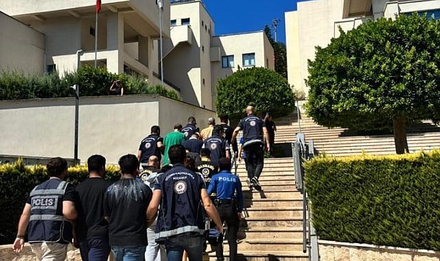Marmaris'te göçmen kaçakçılığı operasyonu: 10 tutuklama