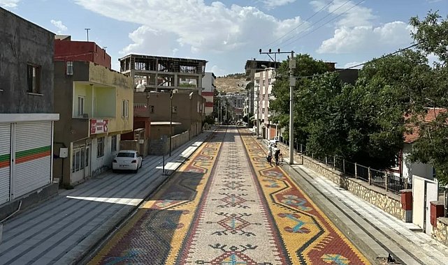 Mazıdağı'nda halı desenli yol ve bozuk yol dikkat çekiyor