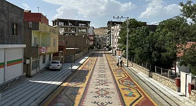 Mazıdağı'nda halı desenli yol ve bozuk yol dikkat çekiyor