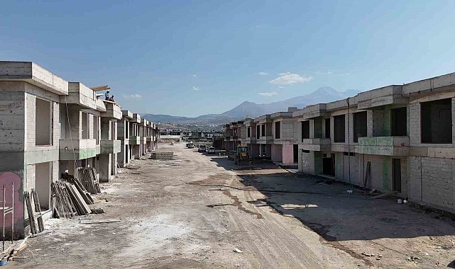 Melikgazi'nin Altınoluk Bahçeli Ev Projesi hızla yükseliyor