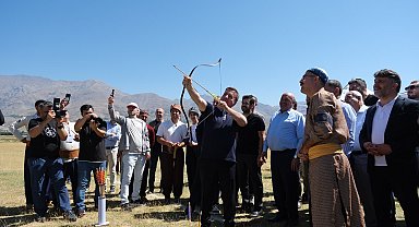 Mengücek Melik Gazi Menzil Okçuluğu müsabakaları başladı