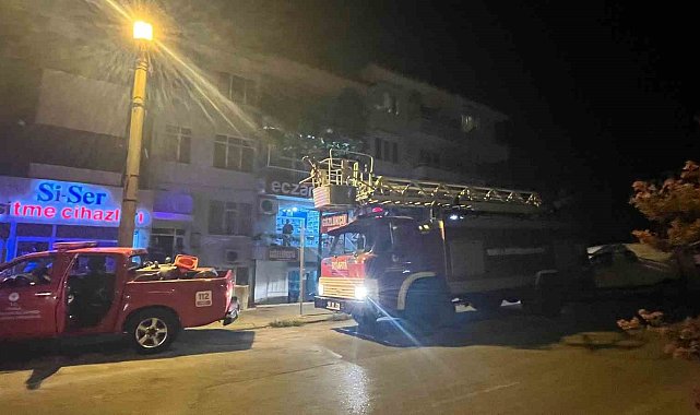 Menteşe'de çatıya atılan sigara itfaiyeyi alarma geçirdi