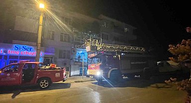 Menteşe'de çatıya atılan sigara itfaiyeyi alarma geçirdi