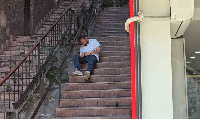 Merdivenlerde baygın bulunan kişi hastaneye kaldırıldı