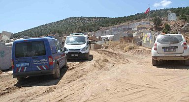 Mermer bloğunun altında kalan mühendis hayatını kaybetti