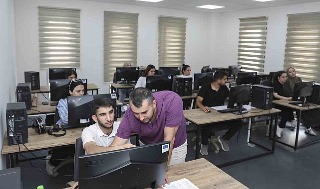 Mersin Büyükşehir Belediyesinden ücretsiz ofis programları eğitimi desteği