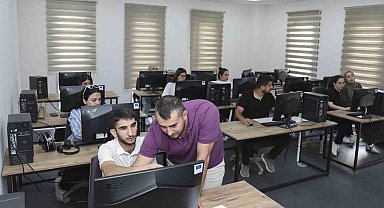Mersin Büyükşehir Belediyesinden ücretsiz ofis programları eğitimi desteği