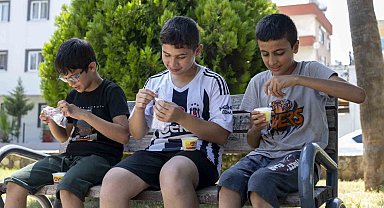 Mersin'de çocuklara yaz boyu ücretsiz dondurma keyfi