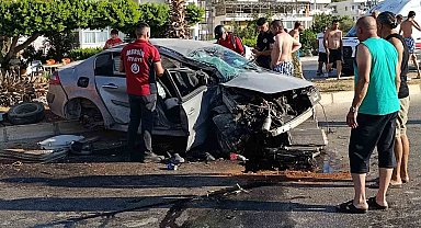 Mersin'de iki ayrı kaza: Birinde otomobil savruldu, diğerinde sıkışan sürücü kurtarıldı