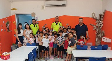 Mersin'de öğrencilere ve bakım merkezi çalışanlarına trafik güvenliği eğitimi verildi