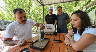 Mersin'de üreticiye toprak analiz cihazı desteği