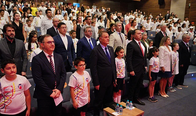 'Metro İstanbul'da 403 minik öğrenci mezun oldu