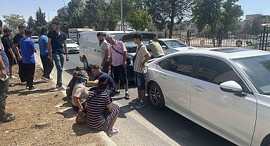 Midibüs ile otomobil çarpıştı: 1 yaralı